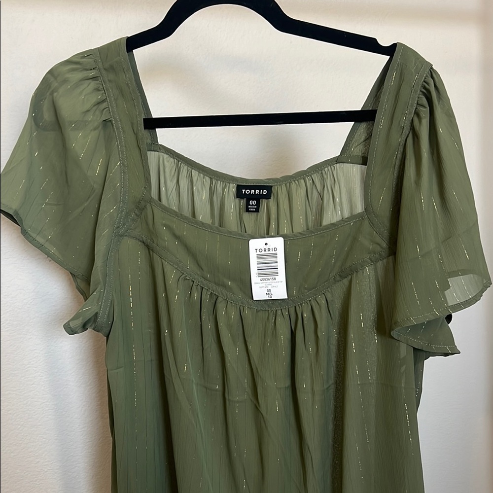 Torrid 00 fits large Green Blouse with Shimmer